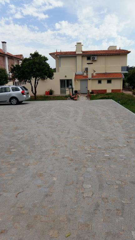 Metro Vilar Suites&villas *